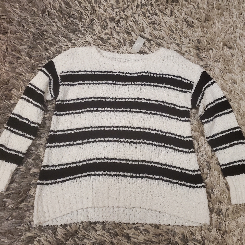 Maurices Popcorn Knit Sweater black white stripes Size Medium